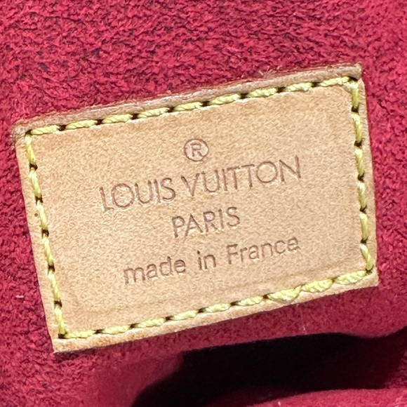 Louis Vuitton Croissant MM Bag - Picture 12 of 12